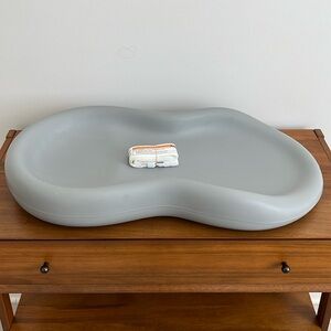 Keekaroo Peanut Changer grey